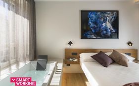 Aera Luxury Suites By Wonderful Italy